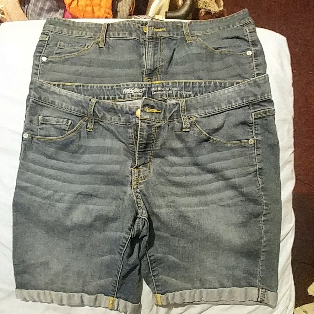 2 pair womans denim shorts
